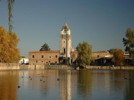 Visit Alta Gracia as a day trip from Córdoba to enjoy the beautiful architecture.