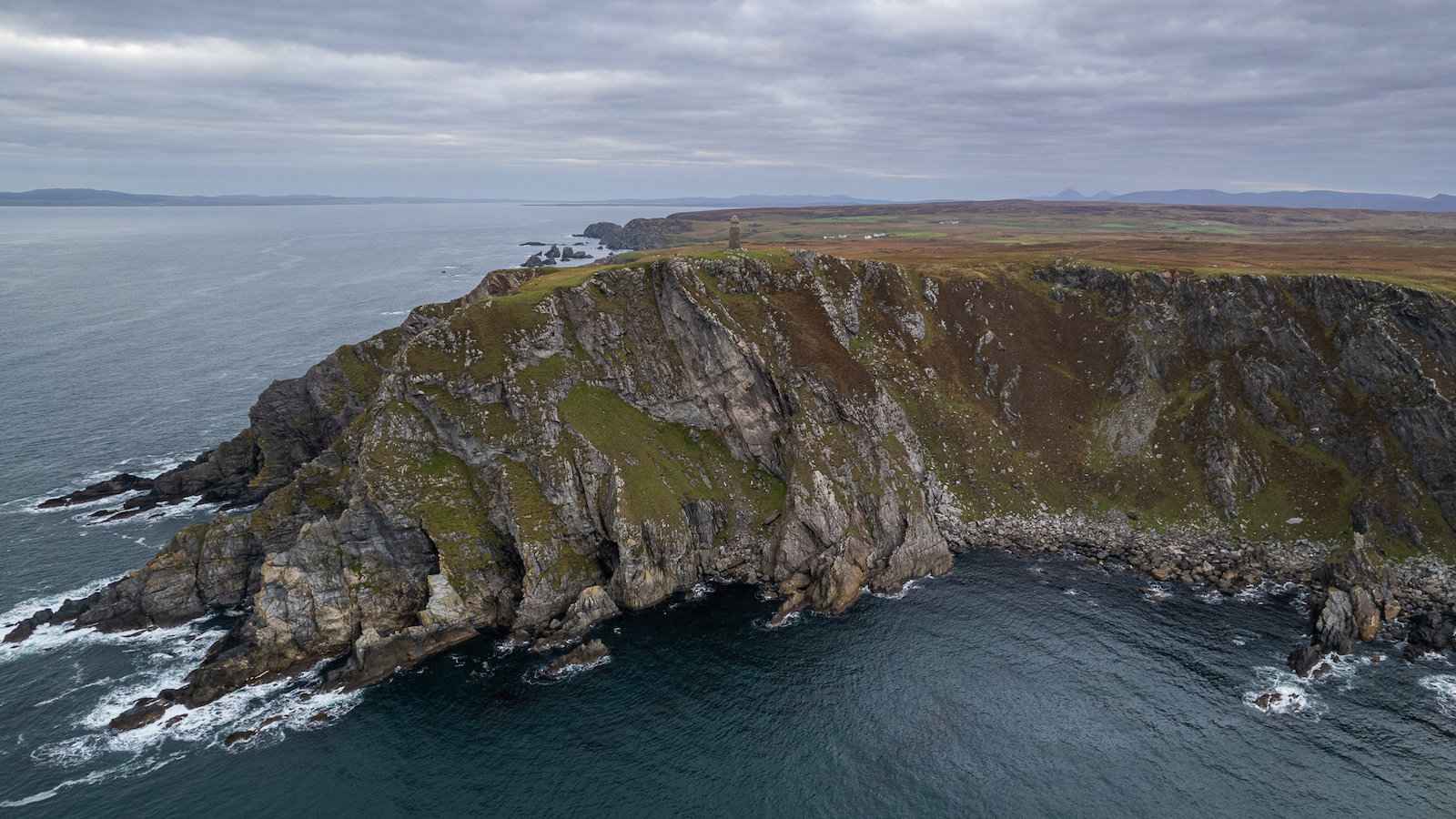 The American Monument on Scotland's Isle of Islay commemorates two tragedies where American soldier lives were lost at sea