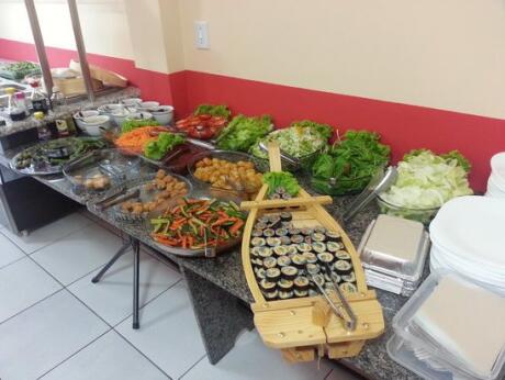 A delicious vegetarian buffet at Cheiro Verde Restaurant in Foz do Iguaçu.