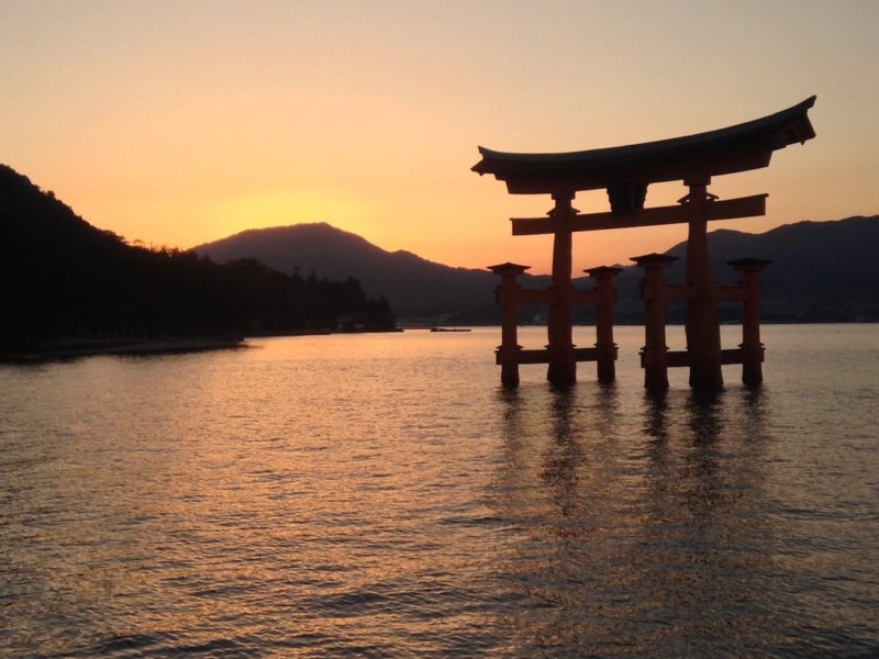 japan trip blog Miyajima Torii gate near Hiroshima