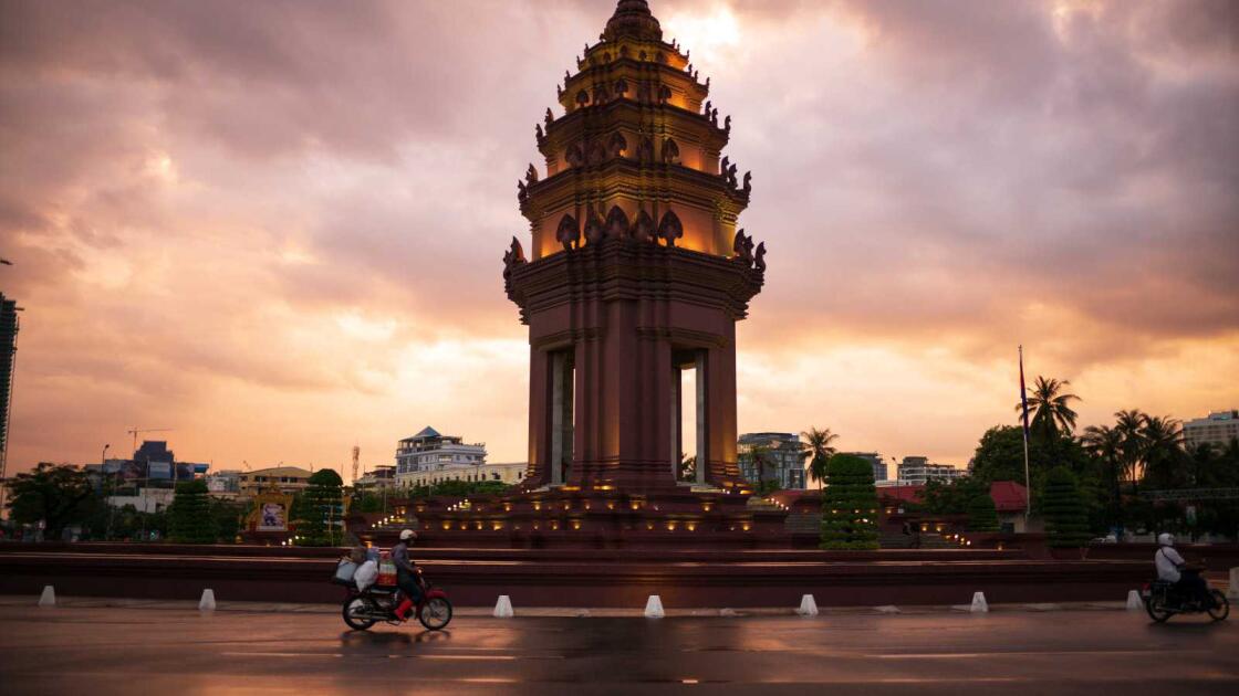 How many days in Phnom Penh? 2 days detailed Itinerary