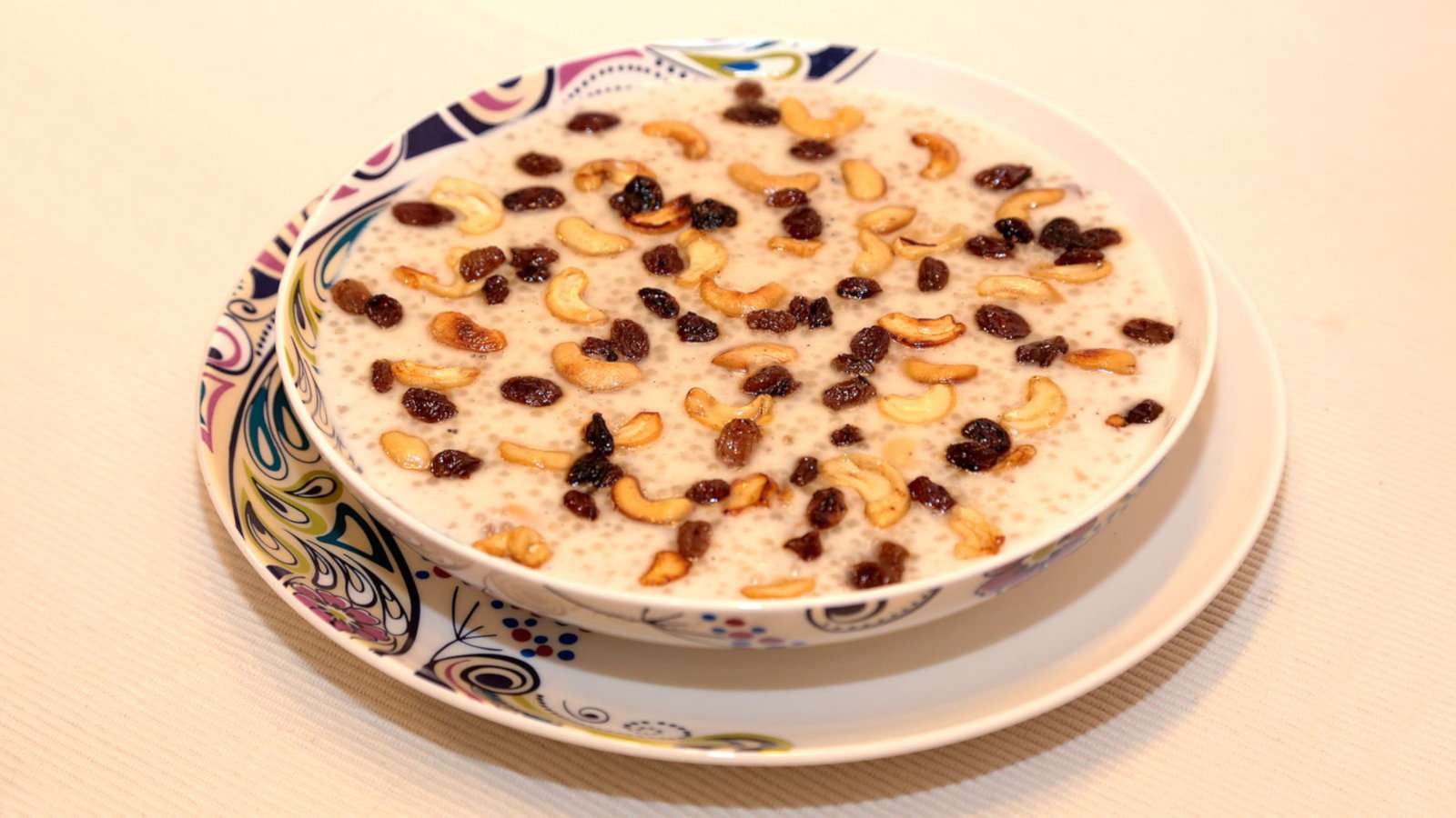 Sago payasam is a lovely sweet dessert from Sri Lankan like a rice pudding but made with sago pearls