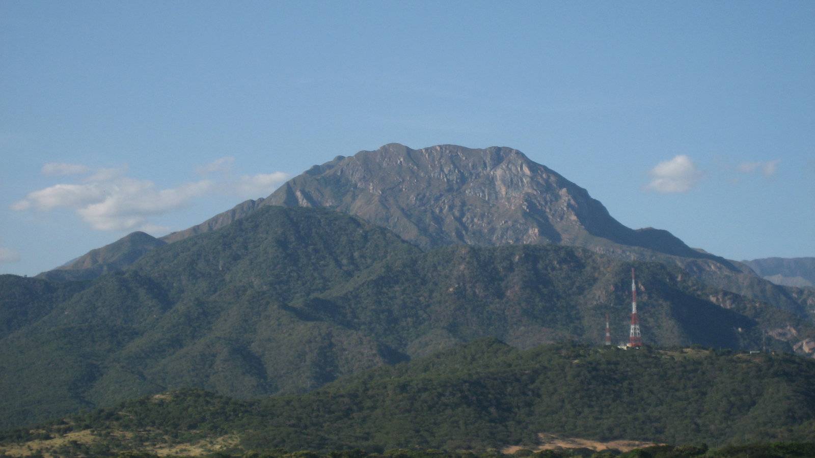 In Colombia you can find the highest coastal mountain in the world, the Sierra Nevada de Santa Marta