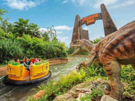 If you like fun rides and movies like Jurassic Park or Waterworld, then you will love Universal Studios Singapore