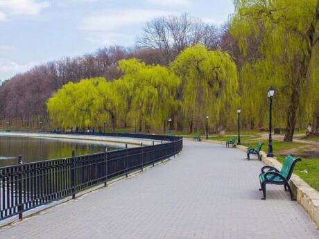 The Valea Morilor Lake in Chisinau is a lovely spot to go for a walk or just sit on a park bench and watch the world go by